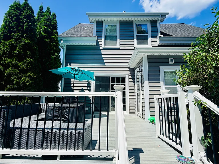 Bay View Ave — Photo 26