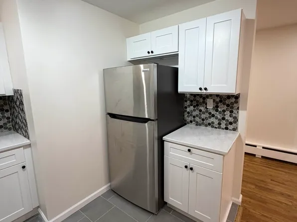 79-18 Astoria Boulevard South image 3 of 9