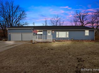 11230 SW Greenville Rd, Greenville, MI 48838