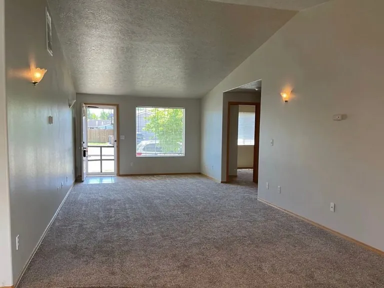 3961 Azalea Ave SE — Photo 2