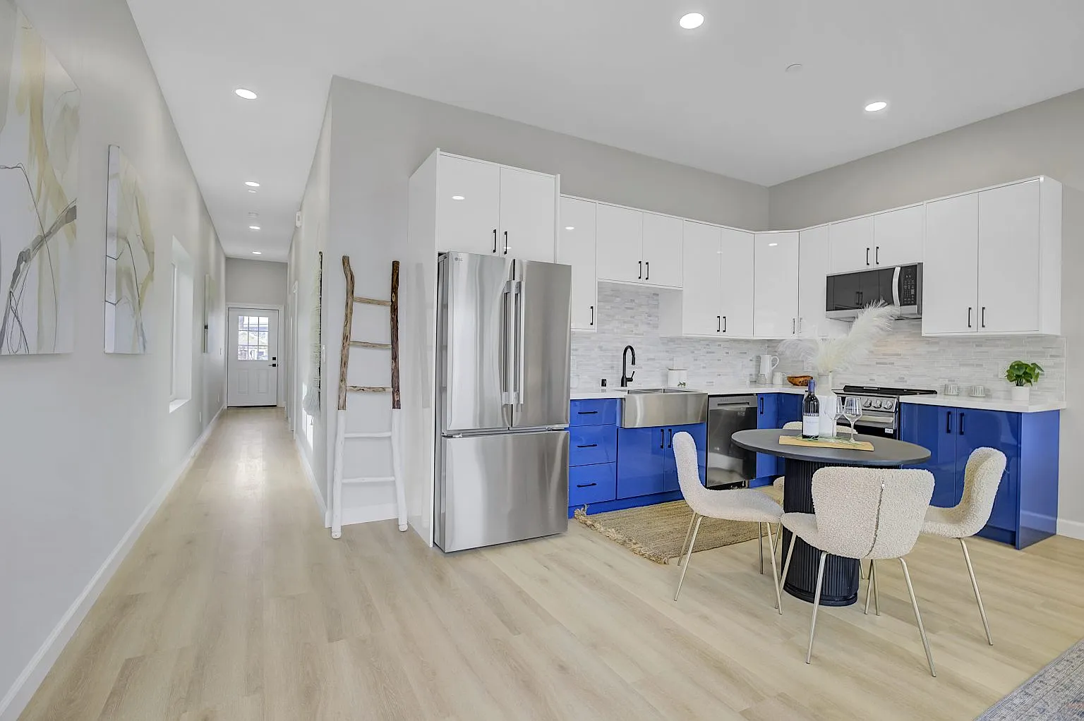 3 bed, 1577 sqft, $3,300 — Photo 3