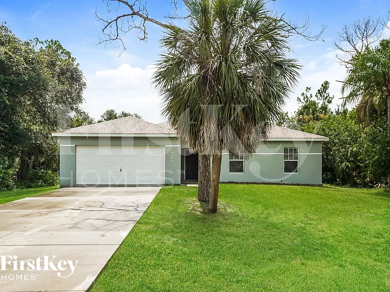 4220 S Cranberry Blvd — Photo 1