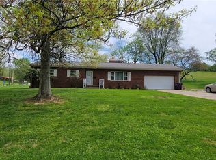 670 Hurricane Creek Rd, Hurricane, WV 25526