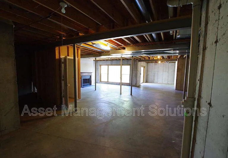 119 Carlton Point Dr — Photo 32