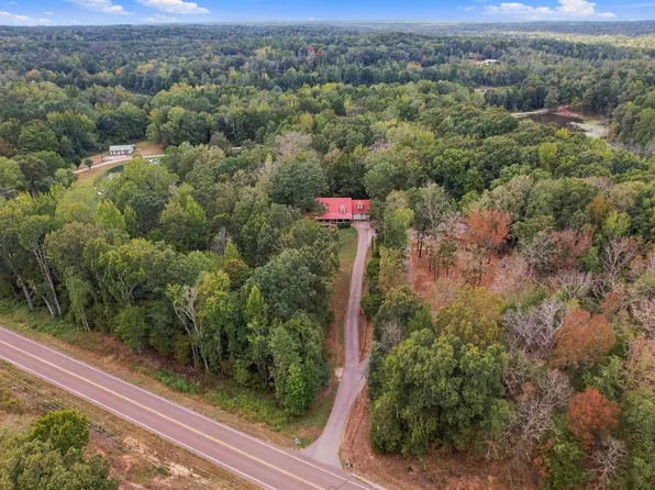 10440 State Route 100 W, Henderson, TN 38340