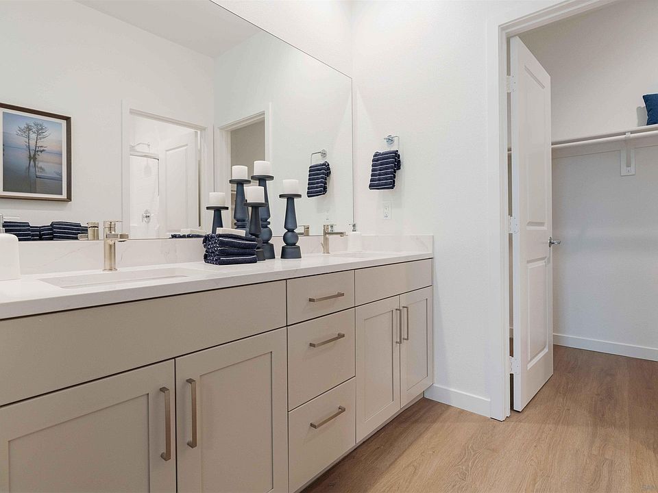 1st image of 2015 Paseo Belluno #Townhouse 3