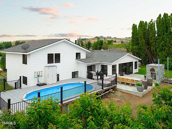 3rd image of 367 Baker Rd