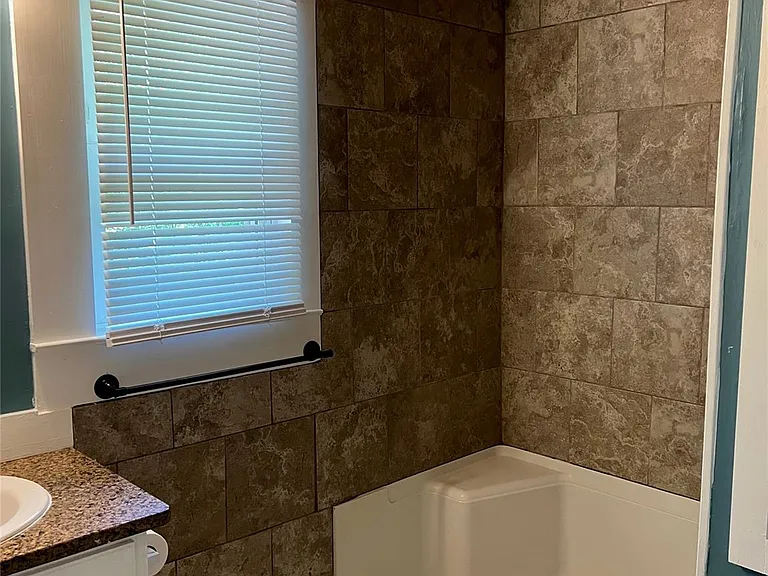 346 Nesbit Ave — Photo 8
