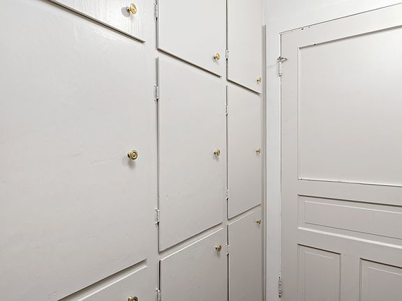 2nd image of 612 E Jefferson St APT 3