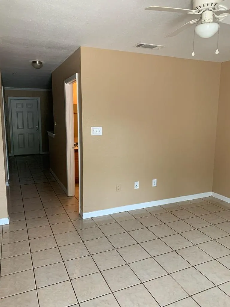 Country Place Apts - 13 — Photo 1