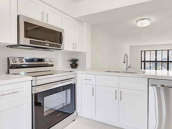 4th image of 7350 Kinghurst Drive #206