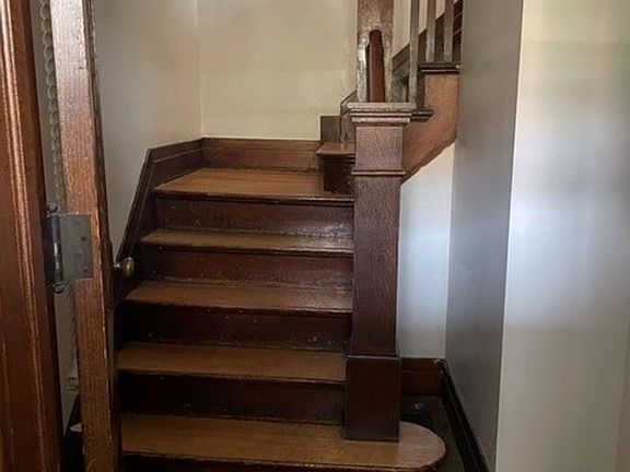 3rd image of 2917 Jackson St #1