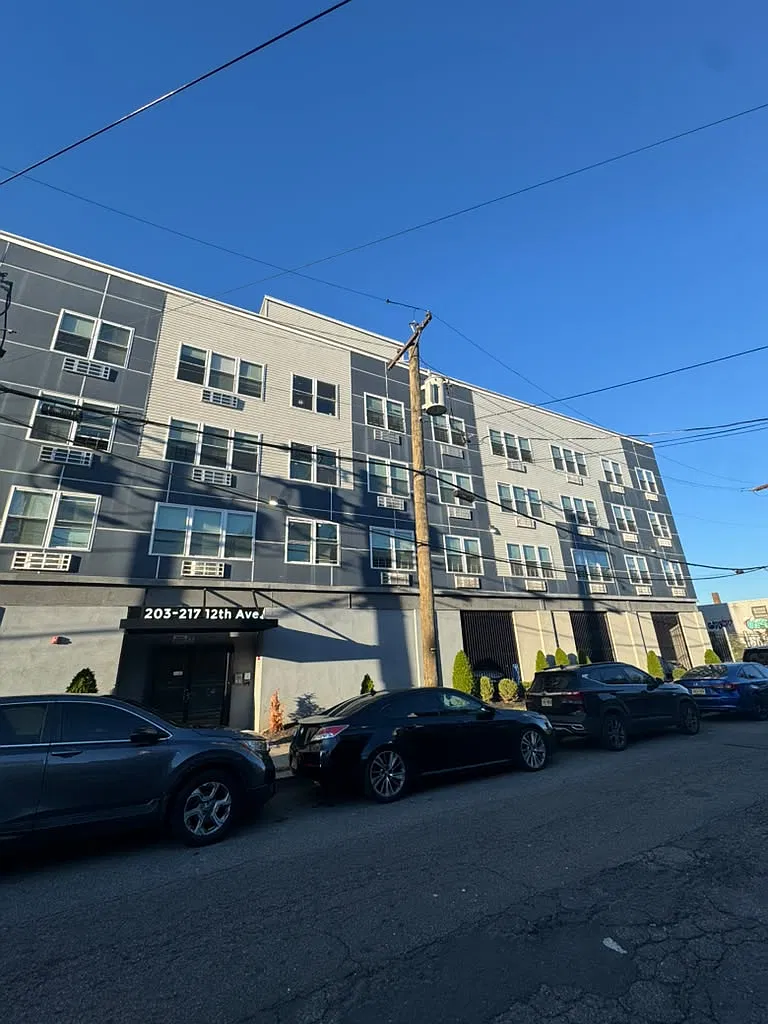 1 bed, $1,431 — Photo 1