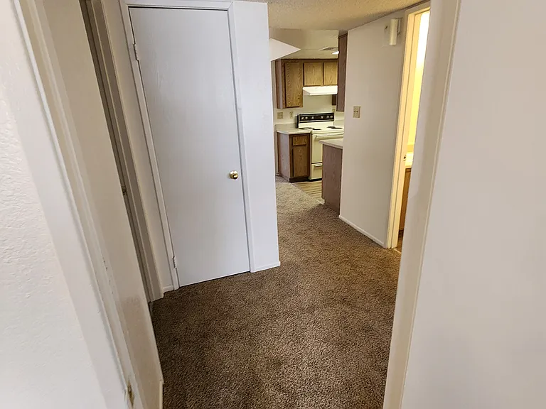 Desert Sun Apartments — Photo 13