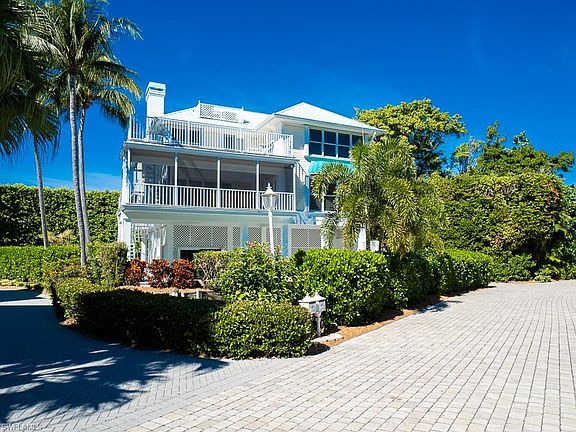 2nd image of 418 Bella Vista Way E