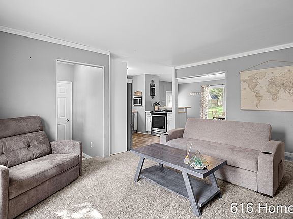 5th image of 1911 Benjamin Ave NE