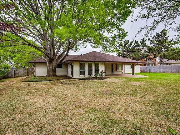 3rd image of 106 Donna Cir