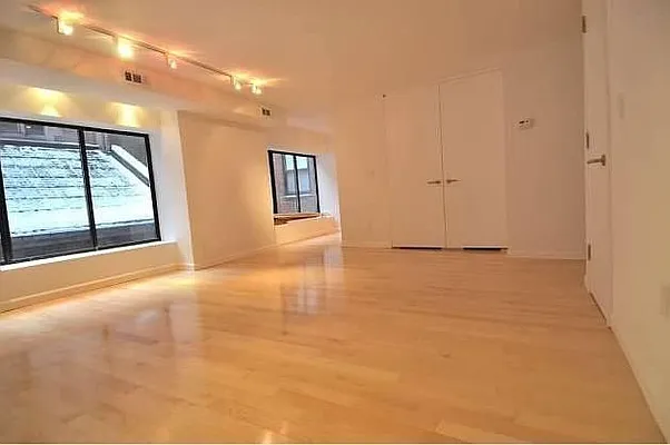 Rented by Nest Seekers International | media 2