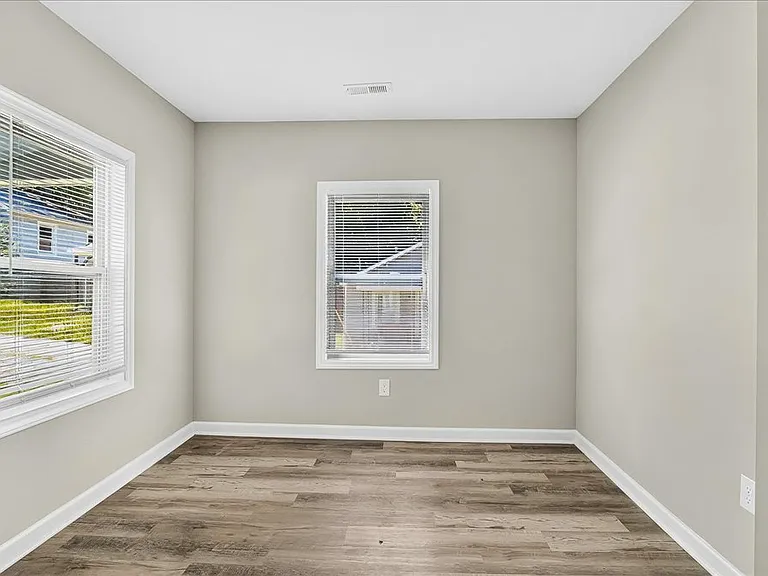 403 Spring Ct — Photo 25