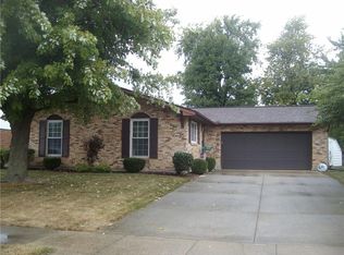 909 Canterbury Dr, Celina, OH 45822