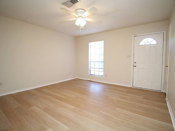 4th image of 3231 Palmdale Ave