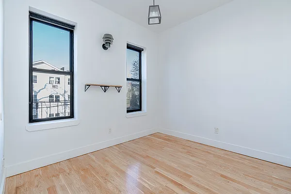 Rented by Skyhigh Realty NYC LLC | media 15