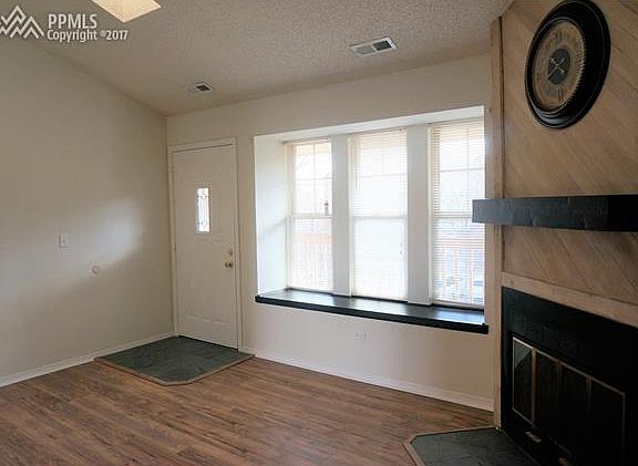 4th image of 6831 Overland Dr