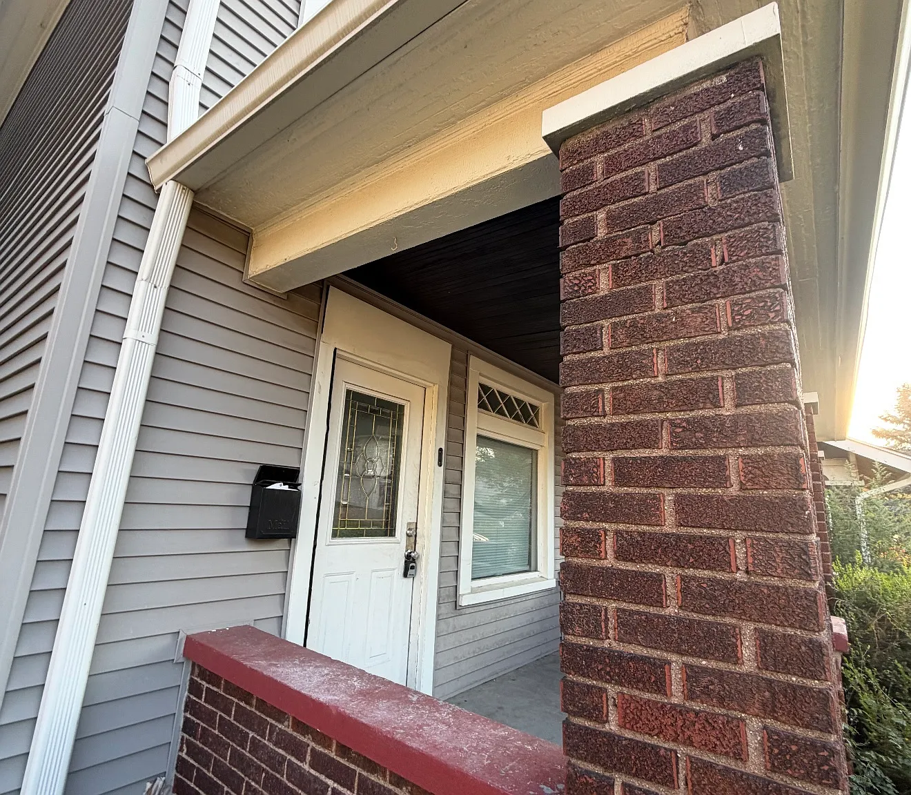 3 bed, 1100 sqft, $1,600 — Photo 1