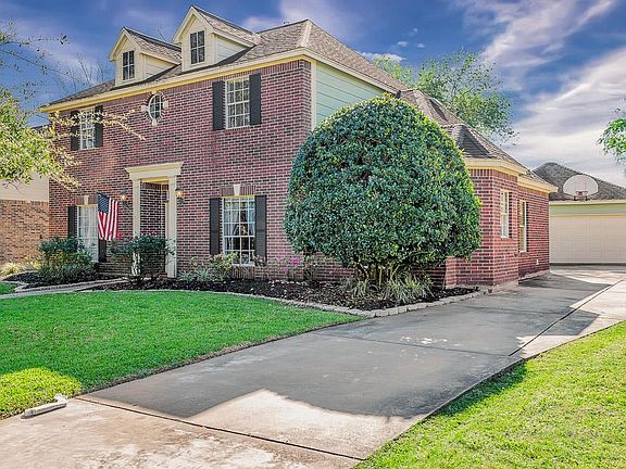 3rd image of 20339 Pittsford Dr