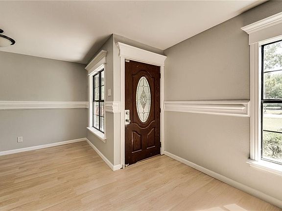 4th image of 1635 Gaylord Dr