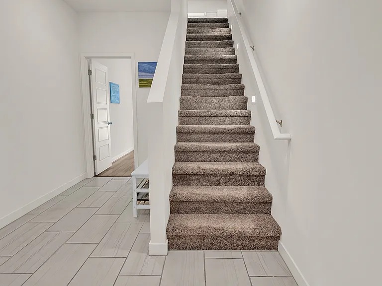 2272 W Harmont Dr — Photo 4