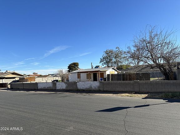 3rd image of 2921 E EBERLE Lane