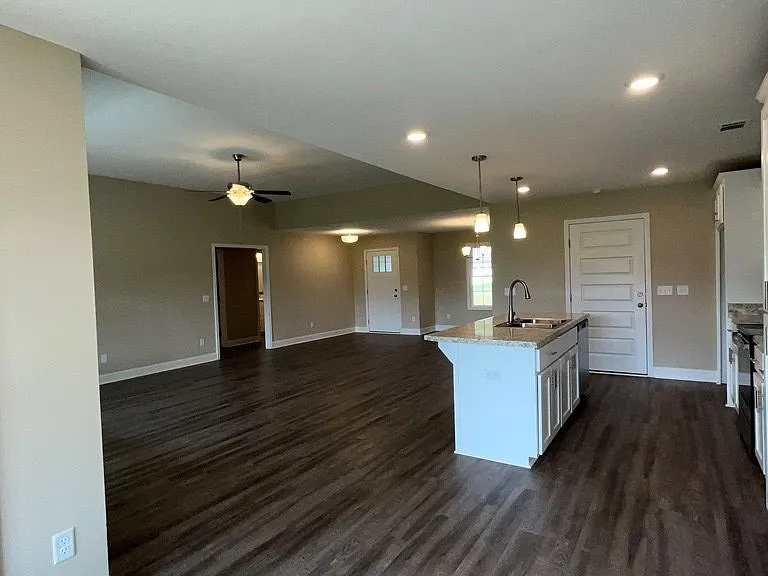 330 Tallulah Bnd — Photo 7