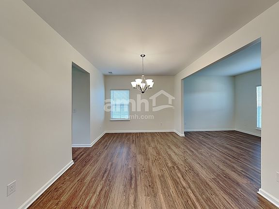 4th image of 547 Larragan Dr