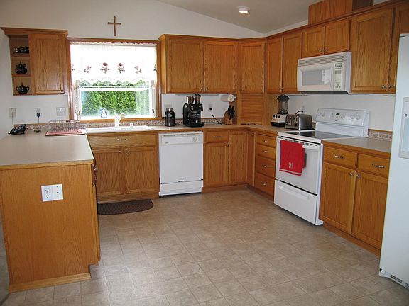 5th image of 12518 58th Dr SE