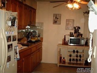 3rd image of 300 W 16th St