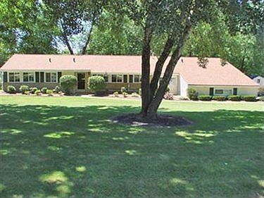 1st image of 10518 Briar Hill Dr
