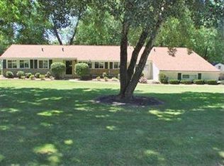 10518 Briar Hill Dr, Kirtland, OH