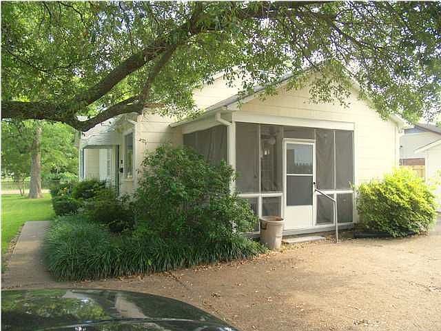 2nd image of 301 Valentour Rd