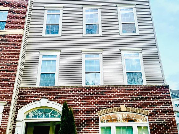 3rd image of 354 Chessington Dr