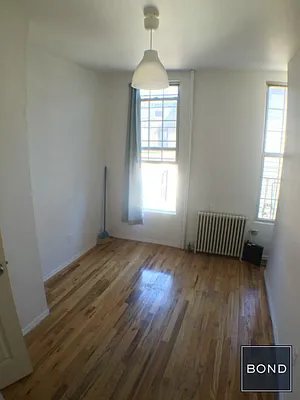 Rented by Bond New York | media 32