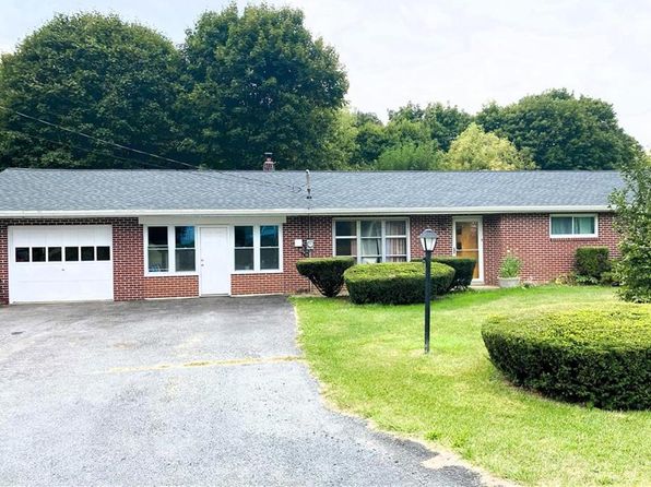 4405 Lehigh Dr, Walnutport, PA 18088
