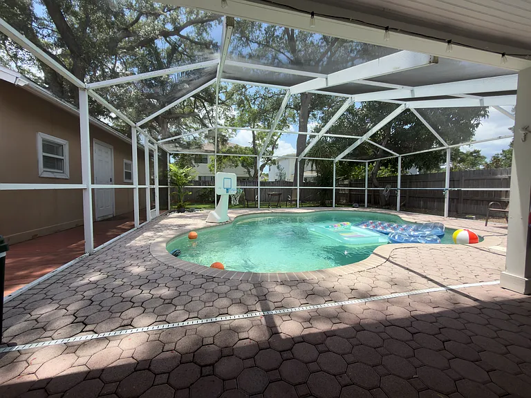 206 N Beverly Ave — Photo 18