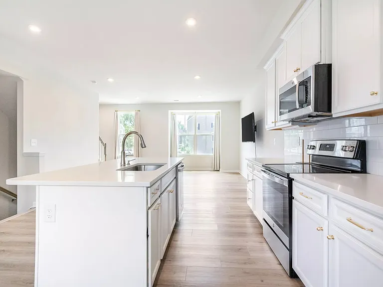 3310 Beeler Ln — Photo 10