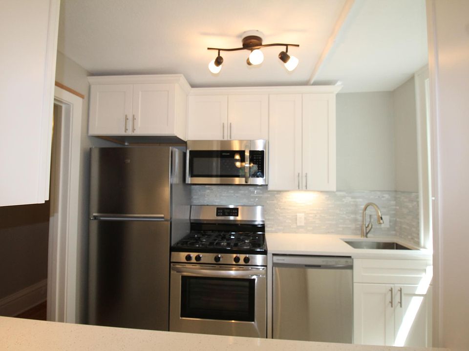 1st image of 3735 Harriet Ave
