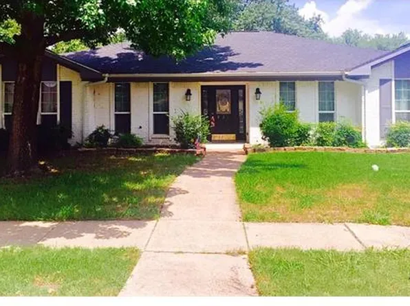 921 Fair Oaks Dr, Garland, TX 75040