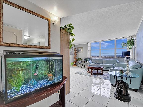 3rd image of 1301 Miami Gardens Dr APT 1626W