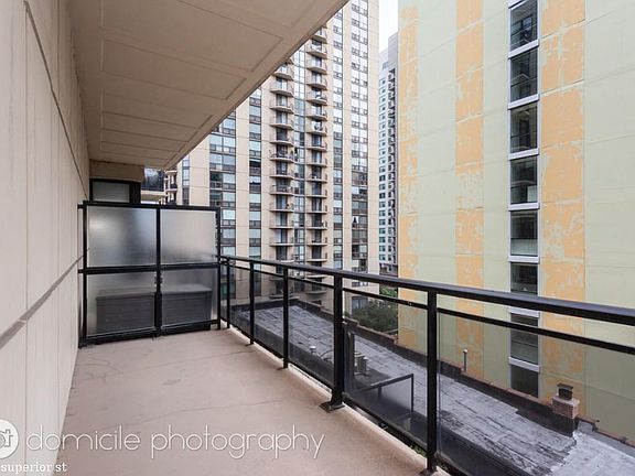 2nd image of 101 W Superior St #621