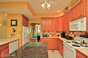 5th image of 10 Brookstone Dr