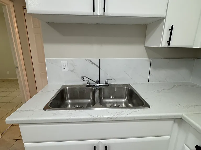 915 Campbell Ave #203 — Photo 3